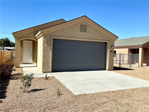 2945 E Mcvicar Ave, Kingman, AZ, 86409-1433 | Card Image
