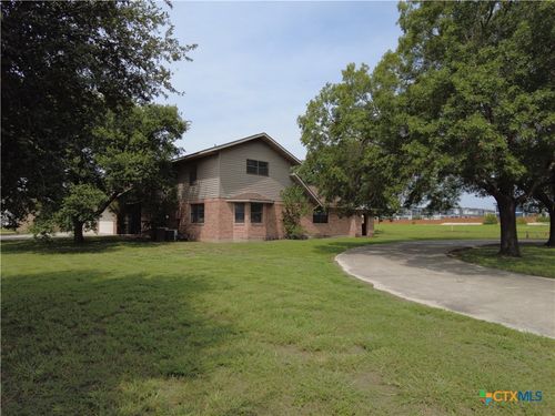 972 Barbarosa Rd, New Braunfels, TX, 78130-2739 | Card Image