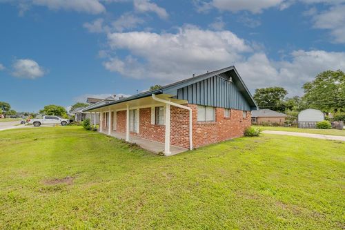 722 Dell Dale St, Channelview, TX, 77530-3317 | Card Image