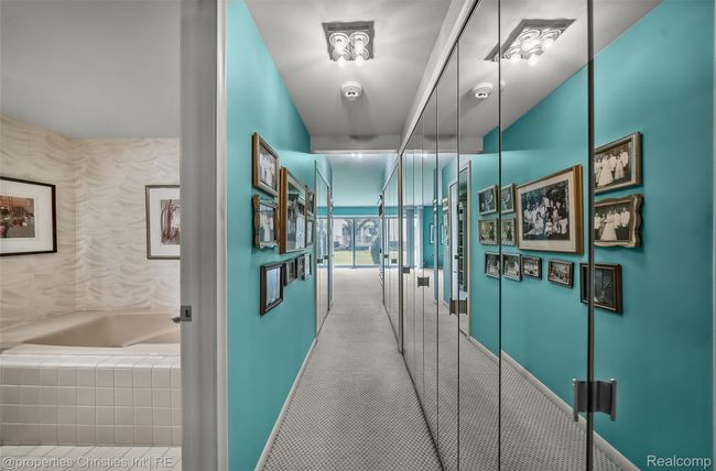 Hallway/closets in first floor Primary Bedroom | Image 15