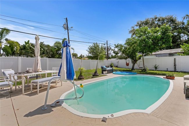 843 37 Th Ave Ne, House other with 3 bedrooms, 2 bathrooms and null parking in ST PETERSBURG FL | Image 15