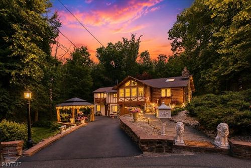 1 Woodlawn Rd, Sparta, NJ, 07871-2104 | Card Image