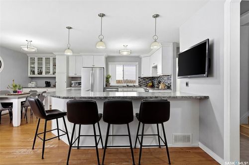 108 Matheson Cres, Regina, SK, S4R5C4 | Card Image
