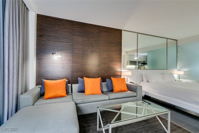 View of bedroom | Image 19