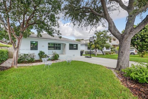 1027 S Palmway, Lake Worth, FL, 33460-5107 | Card Image
