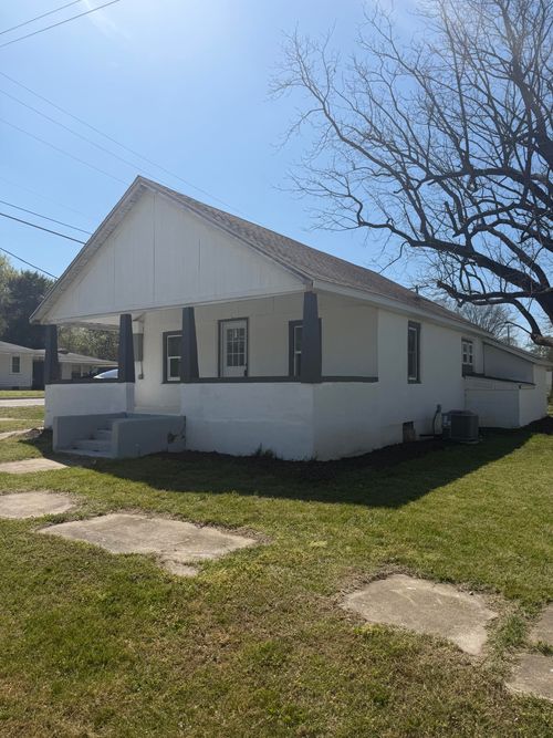 733 S Griffith Ave, Aurora, MO, 65605-2501 | Card Image