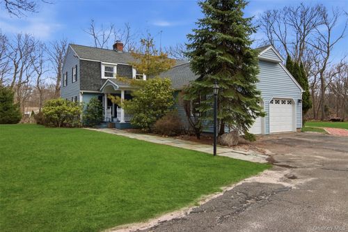 7 East Gate Lane, Brookhaven, NY, 11733 | Card Image