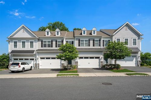 3 Azalea Ln, Cedar Grove, NJ, 07009-2314 | Card Image