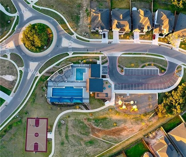 Aerial view of property and surrounding area | Image 18