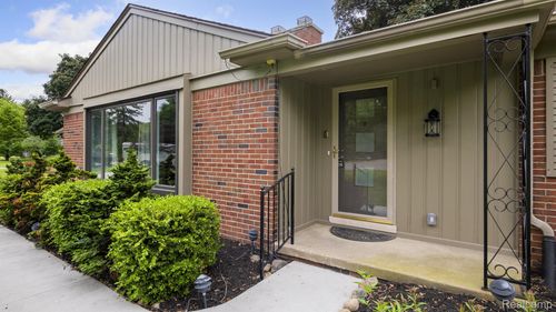 4845 Keithdale Ln, Bloomfield Hills, MI, 48302-2424 | Card Image