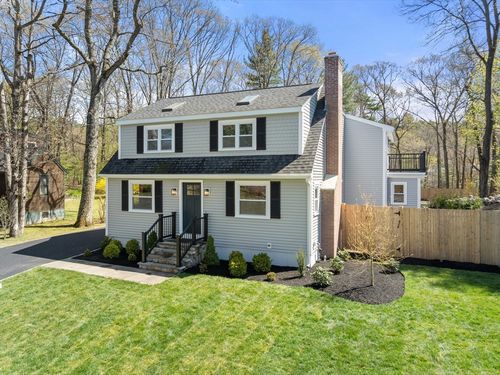 30 Oakridge Ave, Natick, MA, 01760-2910 | Card Image