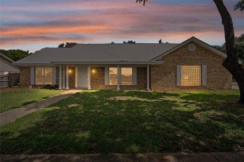 3301 Peachtree Ln, Pantego, TX, 76013-3118 | Card Image