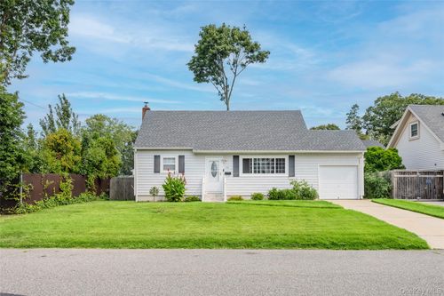 159 Columbus Ave, West Babylon, NY, 11704-5501 | Card Image