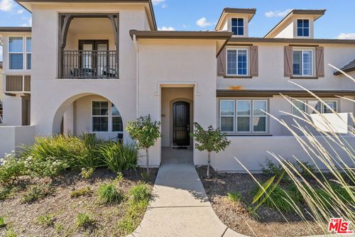 28614 Pietro Dr, Valencia, CA, 91354-2697 | Card Image