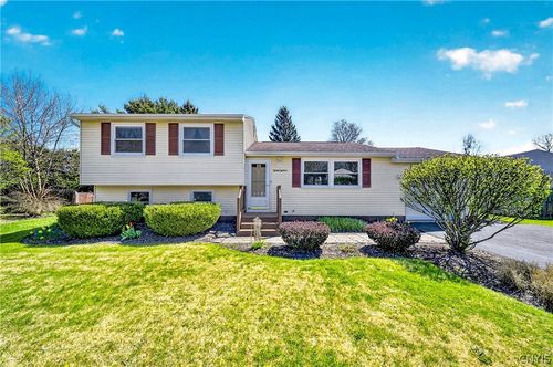 8018 Pickett Ln, Cicero, NY, 13039-9056 | Card Image