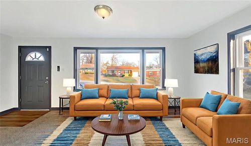 9169 Newby St, Saint Louis, MO, 63137-1144 | Card Image