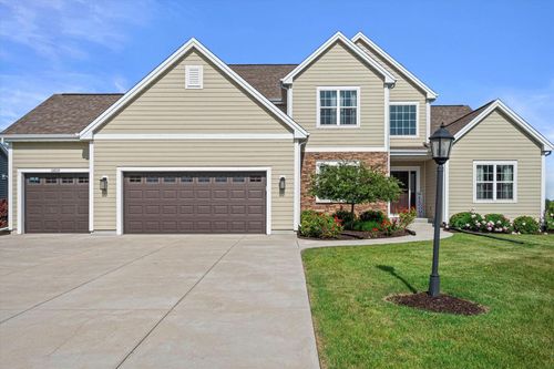 10870 N Spartan Circle, Mequon, WI, 53097 | Card Image