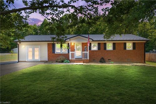 172 Stratford Rd, Lexington, NC, 27292-9650 | Card Image