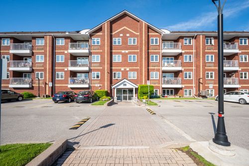 409-195 Lake Driveway W, Ajax, ON, L1S7H7 | Card Image