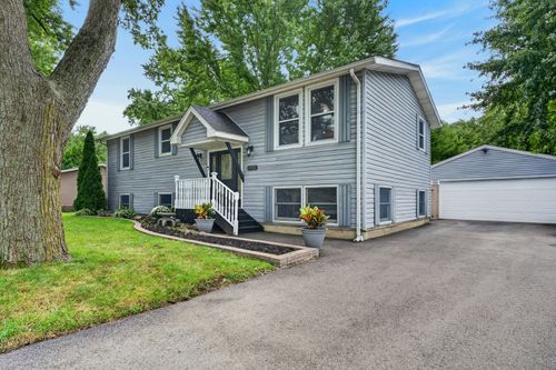 1521 Surrey Rd, Batavia, IL, 60510-1356 | Card Image