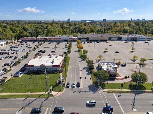 401-581 E Roosevelt Road, Lombard, IL, 60148 | Card Image