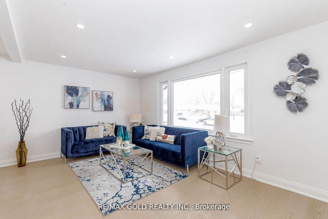 1362 Pharmacy Ave, House other with 5 bedrooms, 3 bathrooms and 3 parking in Scarborough ON | Image 5