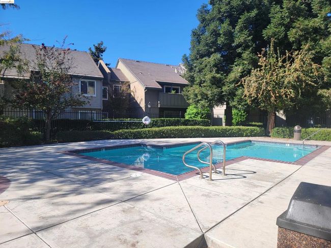 1267 Lakeview Cir, Condo with 1 bedrooms, 1 bathrooms and 1 parking in Pittsburg CA | Image 16