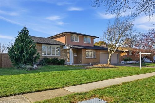 3493 Wiltshire Blvd, Niagara Falls, ON, L2J3E5 | Card Image