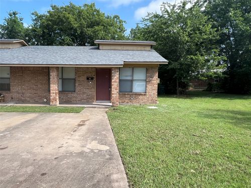 105 W Staples St, Sherman, TX, 75090-8865 | Card Image