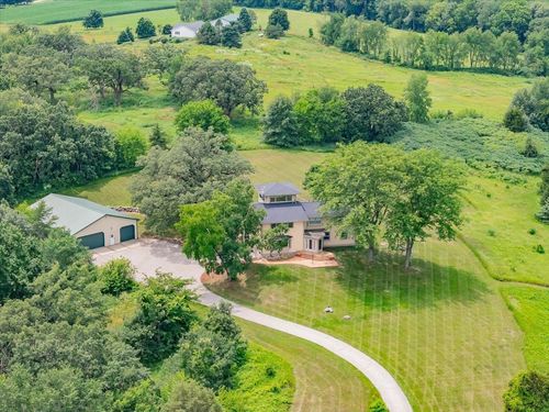 N7803 Toppe Rd, Waterloo, WI, 53594-9440 | Card Image