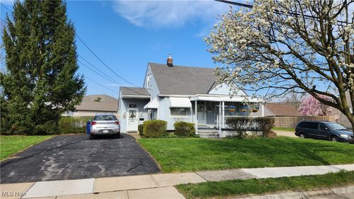 4734 Brookwood Dr, Brooklyn, OH, 44144-3219 | Card Image