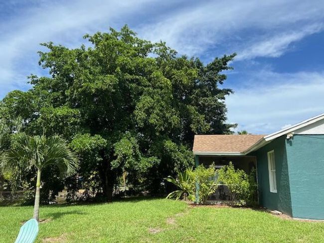 15362 94 Th St N, House other with 3 bedrooms, 2 bathrooms and null parking in Royal Palm Beach FL | Image 33