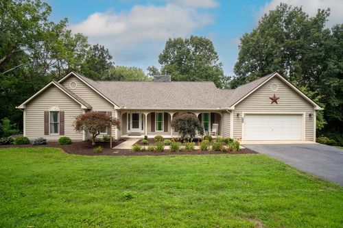41 Ridgetop Dr, Weyers Cave, VA, 24486-2214 | Card Image