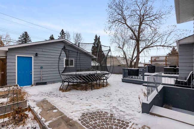 5620 37 Street Sw, Home with 6 bedrooms, 2 bathrooms and 2 parking in Calgary AB | Image 39