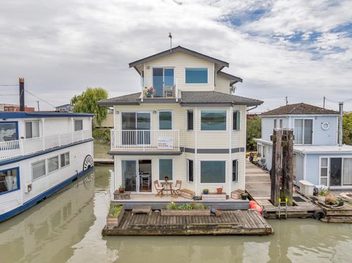 8-3871 River Rd W, Delta, BC, V4K3N2 | Card Image