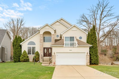642 Swan River Dr, Benton Harbor, MI, 49022-6159 | Card Image