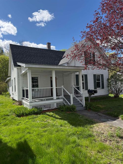140 Hanover St, Lebanon, NH, 03766-1035 | Card Image