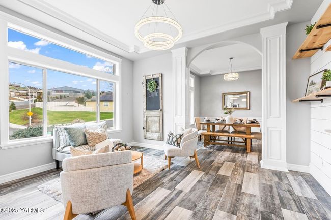 Formal Lounge Area | Image 9