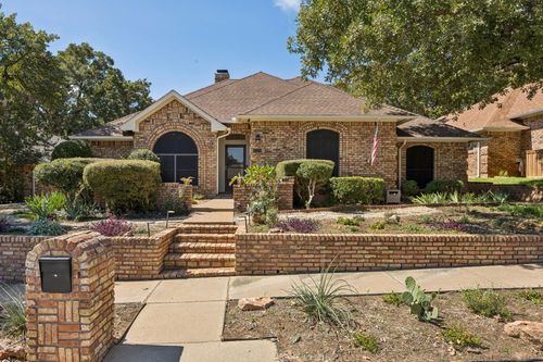 5204 Bradley Ln, Arlington, TX, 76017-3014 | Card Image