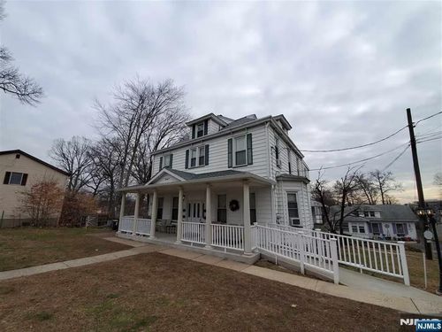 20 N Farview Ave, Paramus, NJ, 07652-2702 | Card Image