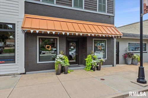 112 S 6th St, Petersburg, IL, 62675-1551 | Card Image