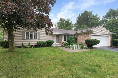 2280 Geyer Ct, Lake Orion, MI, 48360-1850 | Card Image