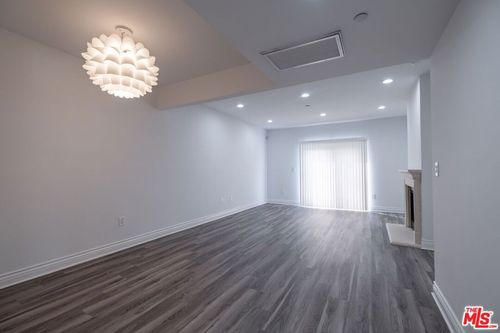 303-147 S Doheny Dr, Los Angeles, CA, 90048-6906 | Card Image