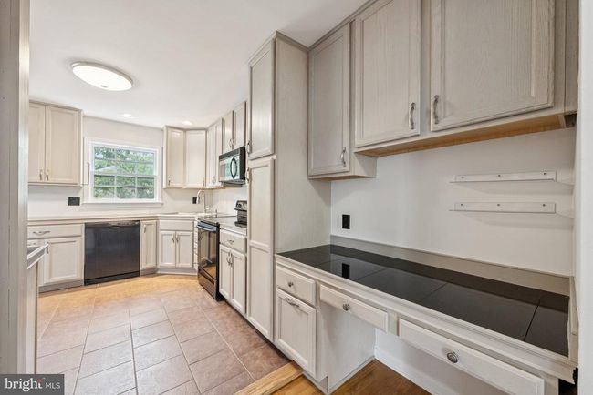 7504 Bland Dr, Townhouse with 3 bedrooms, 3 bathrooms and null parking in MANASSAS VA | Image 8