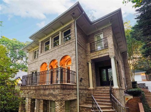 935 Clifton Rd Ne, Atlanta, GA, 30307-1225 | Card Image