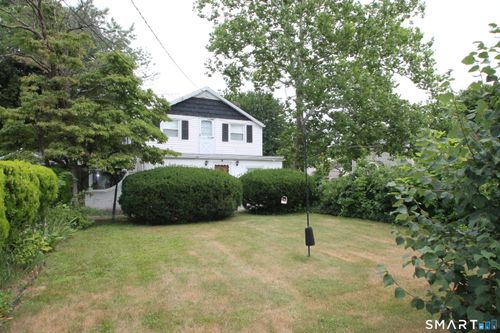 140 Yarwood St, Stratford, CT, 06615-6929 | Card Image