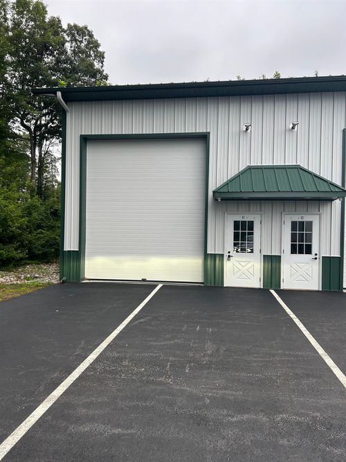 15 King St, Auburn, NH, 03032-3973 | Card Image