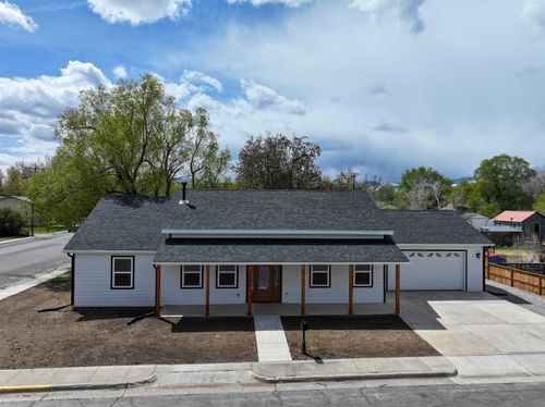 225 Jefferson St, Lander, WY, 82520-2241 | Card Image