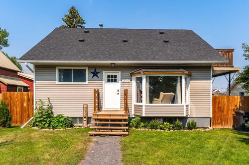 334 4 Ave Se, High River, AB, T1V1H8 | Card Image