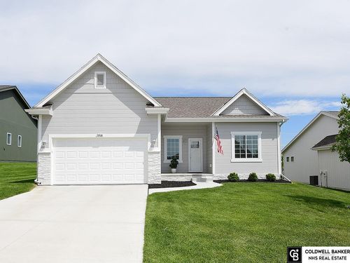 10560 Port Royal Dr, Papillion, NE, 68046-3360 | Card Image